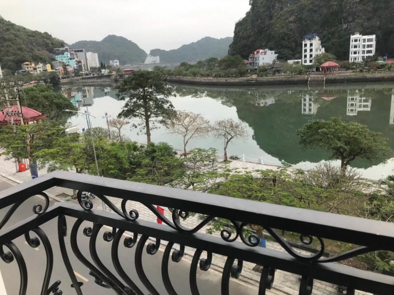Sea Balcony Hotel Dong Khe Sau Exterior photo